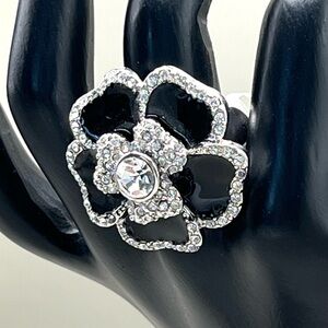 NWT lia sophia “Dahlia” ring Sz 9 jet black enamel w/ cut crystals, silver tone